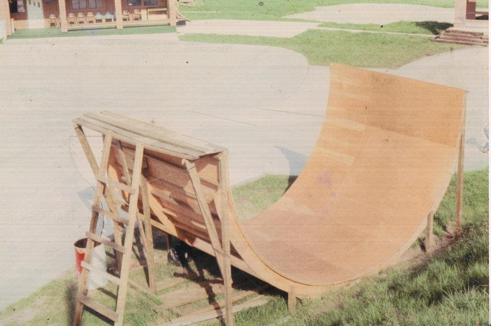 wooden version of 1:2 pipe before blue fiberglass surfacing and decks